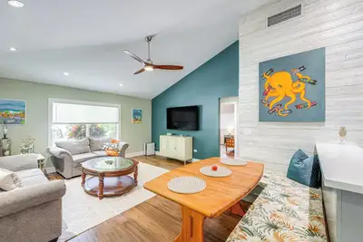 Image de Walk to Harry Harris Beach: Modern Coastal Escape!