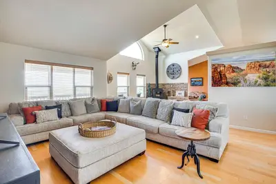 Image de Luxe Mesa View Home on 35 Acres w/ Wraparound Deck