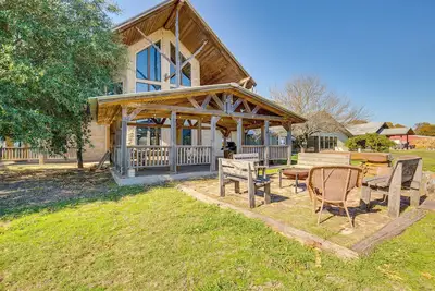 Image de Group Getaway! Multi-Level Lodge on Lake Tawakoni