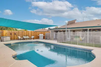 Image de 2 Mi to Dtwn Gilbert: Family-Friendly Mesa Gem