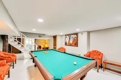 Image de Walk to Uk Campus: Charming Home w/ Patio!