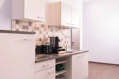 Image de Large apartment with 2 bedrooms and kitchen, near trade fair and center