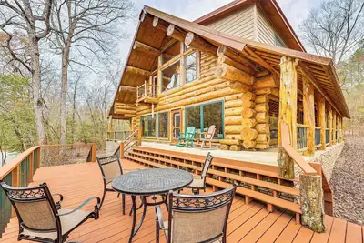Image de Fish, Boat & Hike: Pet-Friendly Cabin in Arkansas