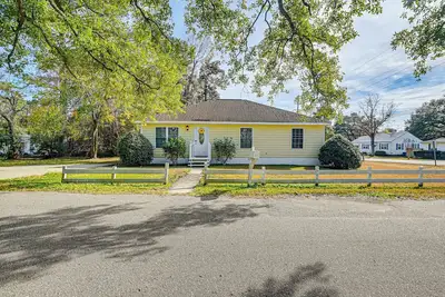 Image de 12 Mi to Myrtle Beach: Peaceful Abode in Conway!