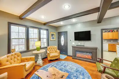 Image de 13 Mi to Skiing: Downtown Wallace Home w/ Deck