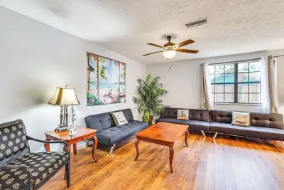 Image de Steps to Beach: Carrabelle Family Home w/ Patio!