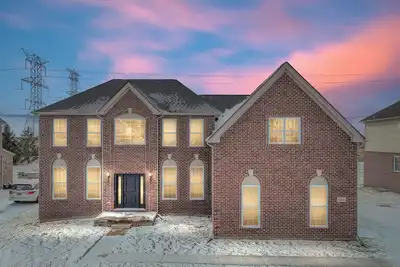 Image de Beautiful 3275 sqft Suburban Retreat - Pool/Tennis Table & Fire Pit & Events Ok