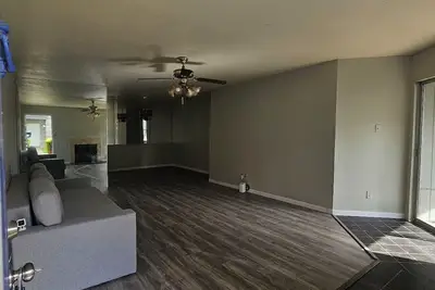 Image de Chinatown Luxe Haven 2b/2b Entire