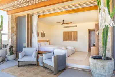 Image de Beautiful Beachfront Family Home