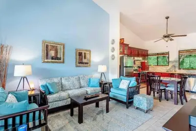 Image de Serena Suites Penthouse Condo with Tropical Gardens & Pool.