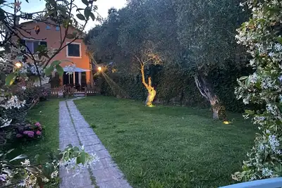 Image de Villa 'Due Ulivi' avec terrasse privée, jardin privé et Wi-Fi
