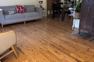 Image de Welcome to our home located in Annandale, Virginia. Inside the Capital Beltway