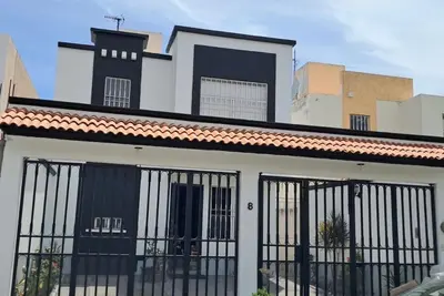 Image de Cozy 3-bedroom Roxbury House with WiFi, Ac Pet friendly.