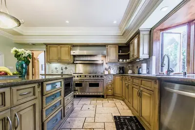 Image de Spacious 6-bedroom villa  Lavish Resort