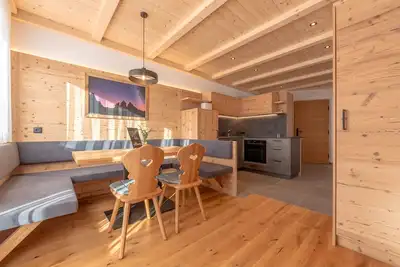 Image de Ferme 'Apt Aurora' avec vue sur les montagnes, jardin partagé et Wi-Fi