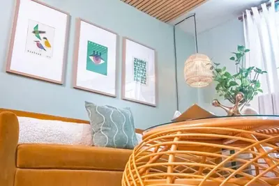 Image de StayAwhile: The Bauhaus Retreat- 3Min walk Mass/Ku