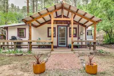 Image de Try Slow – Stylish 2br Retreat • Hot Tub • Walk to Midtown