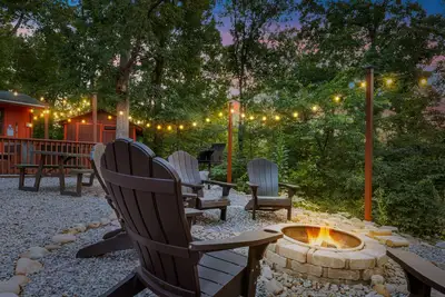 Image de Together by Nature Cabin • Game Room and Hot Tub