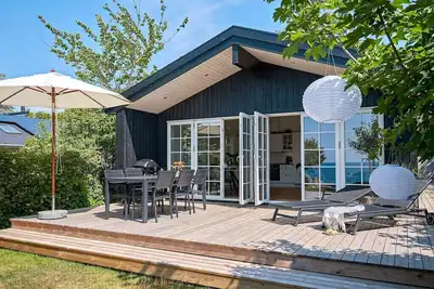 Image de Beautiful holiday home, from 2021, with a lovely seaview