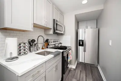 Image de Cozy Private Basement with Office & Full Amenities