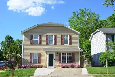 Image de Downtown Gem w/ Fenced Yard, Bbq Grill and Firepit