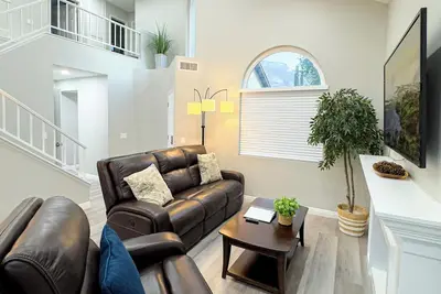 Image de New Fully Remodeled Charming 4-bedroom home with WiFi & Ac in brilliant Fontana