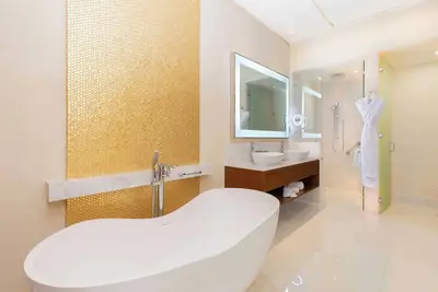 Image de Three Bedroom Ocean Front Suite in Villa La Valencia Beach Resort & Spa.