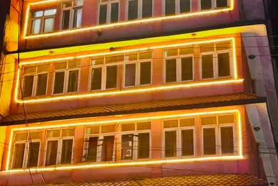 Image de Spacious hotel with 21 bedrooms & pvt. bathroom w/ Ac in the heart of Kathmandu.