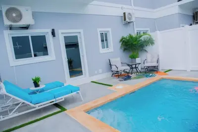 Image de Modern & Cozy 2-Bedroom Apartment