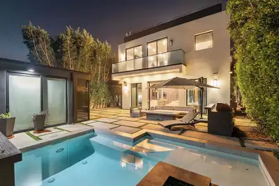 Image de Stunning Modern Villa Pool Jacuzzi