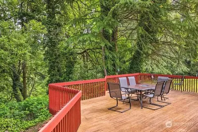 Image de Private Home in marvelous Redmond Neighborhood with fitness room, WiFi, Ac