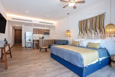 Image de Charming getaway w/accessible features, outdoor pool & comfortable living space