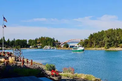 Image de Waterfront home in delightful La Conner