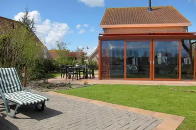Image de Nice Holiday Home With Courtyard