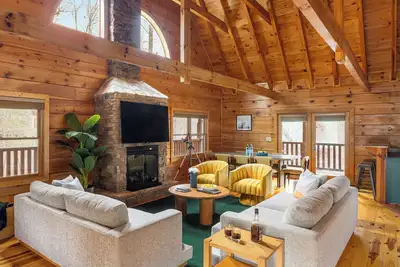 Image de Hot tub, 360 Deck Views and Game Room | Easy Access | Yesteryear by AvantStay
