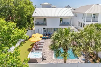 Image de Villa Near Beach w/ Pool & Outdoor Dining | Bohemian Beach Retreat by AvantStay