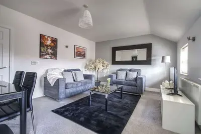 Image de Central 2br Apt Self Check In Parking | By DerBnB
