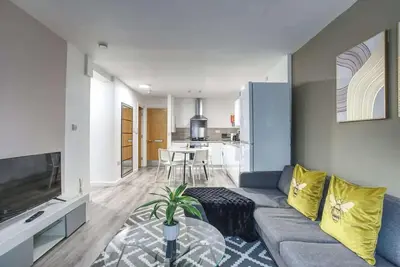 Image de 2br City Centre Apt Self Check In Wifi | By DerBnB