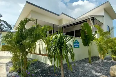 Image de Charming 3-bed/2-bath pool water view villa; WiFi, Ac in Hin Kong; Discount!
