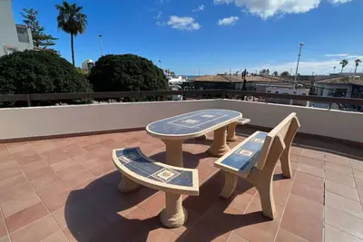 Confortable appartement pour 6 personnes avec climatisation, Wifi, Tv, terrasse et parking