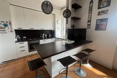 Sunny Comfy Apartment