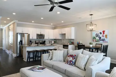 Image de Colonel's Crib - 3 Bedroom Suites + Loft!