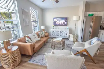 Image de Chic Oxford Townhouse with 3 Bedroom Suites!