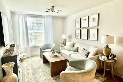 Image de Rebel Derby - Walk to Campus & The Square