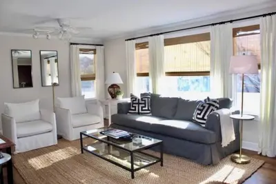 Image de The Rebel Roost - 4 Bedroom Oxford Getaway!