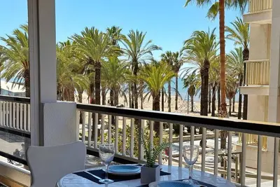 Image de Appartement 10m Plage, Clim, WiFi, 4 Pers