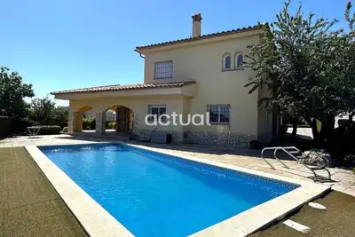Image de Maison de qualité avec piscine privée, WiFi et climatisation