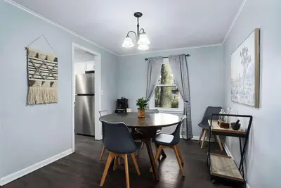 Image de New Bungalow_3 Br+King Beds_Mins to Dt Kc