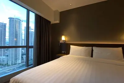 Image de Welcome to Amira Luxury Suites. A cozy hotel in the heart of the city.