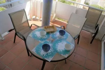 Image de Appartement avec vue sur le canal et piscine commune Av 20